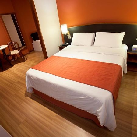 Hotel Moncloa São Paulo Buitenkant foto