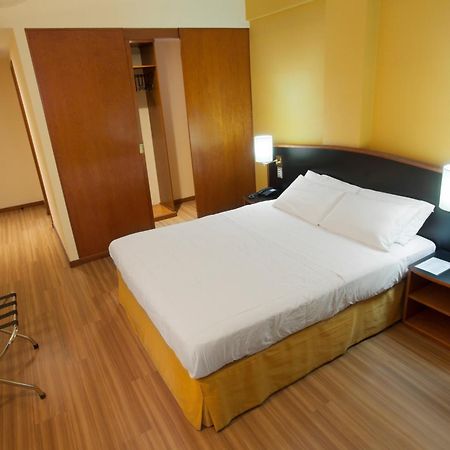 Hotel Moncloa São Paulo Buitenkant foto