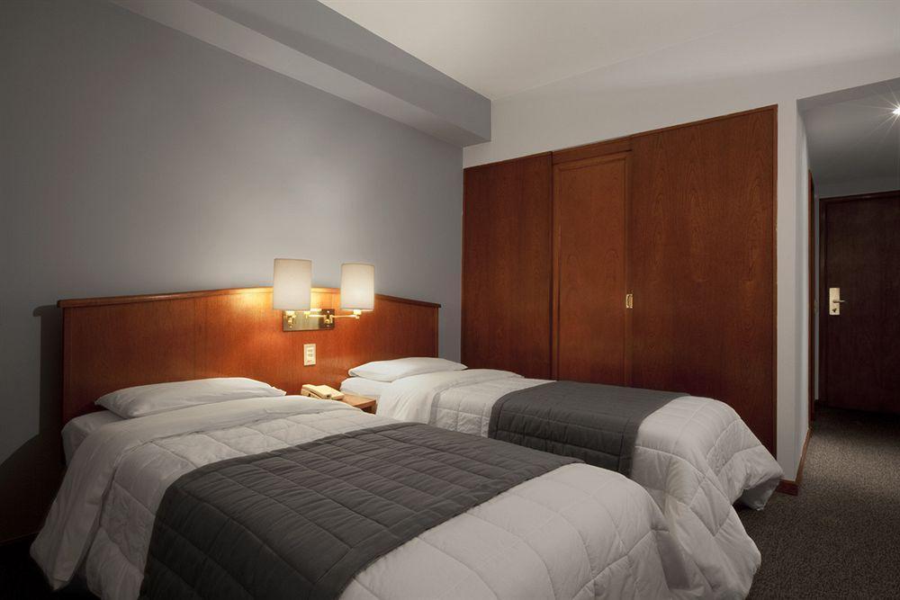Hotel Moncloa São Paulo Buitenkant foto